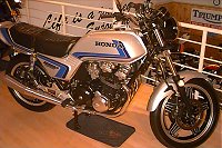 Honda CB900F - Click me